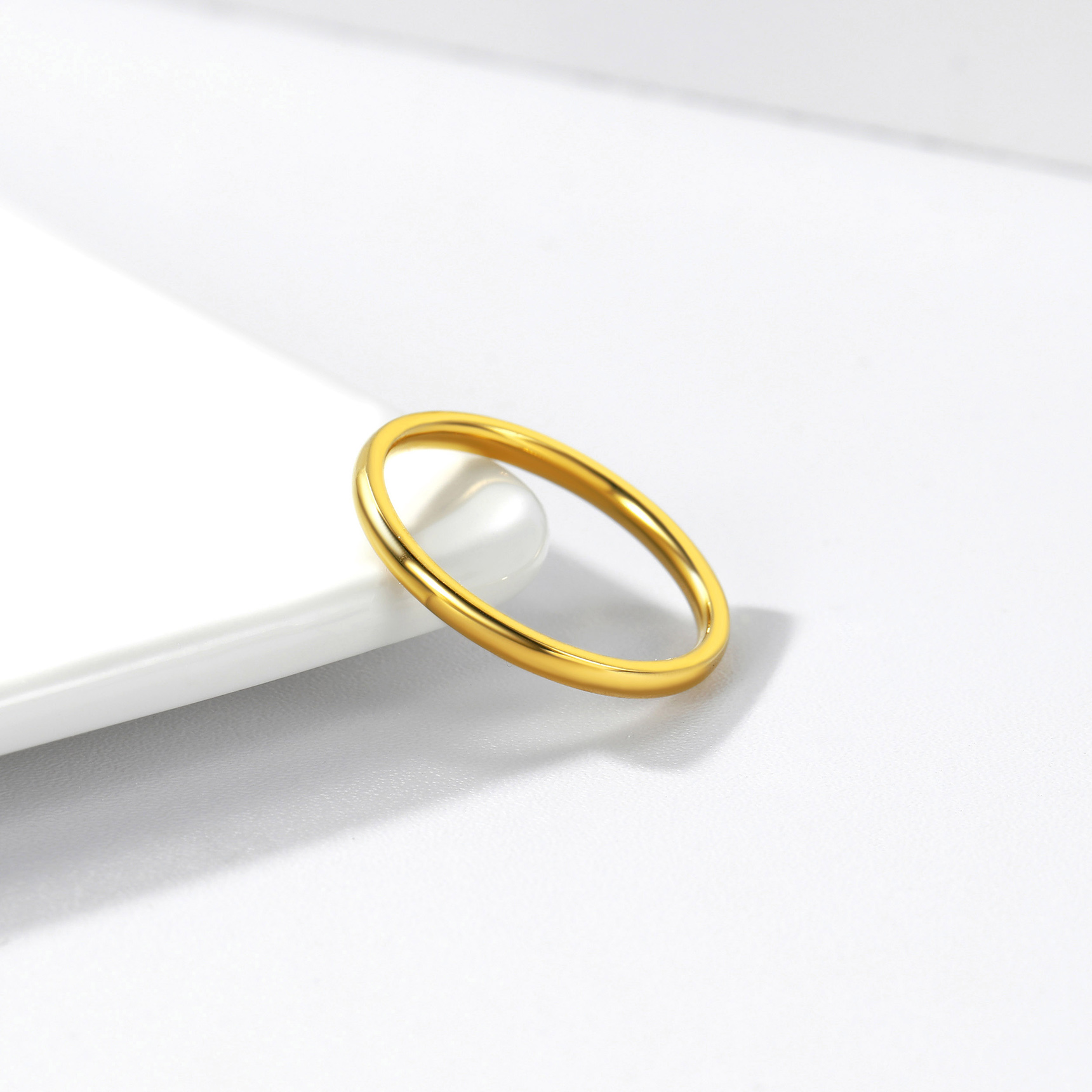 Personalized Stainless Steel Wedding Simple Plain Band for Men Women Gold Scene