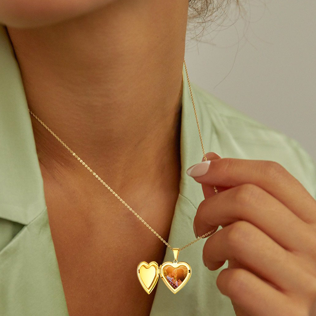 Personalized Heart Locket Necklace with Pictures for Women model gold