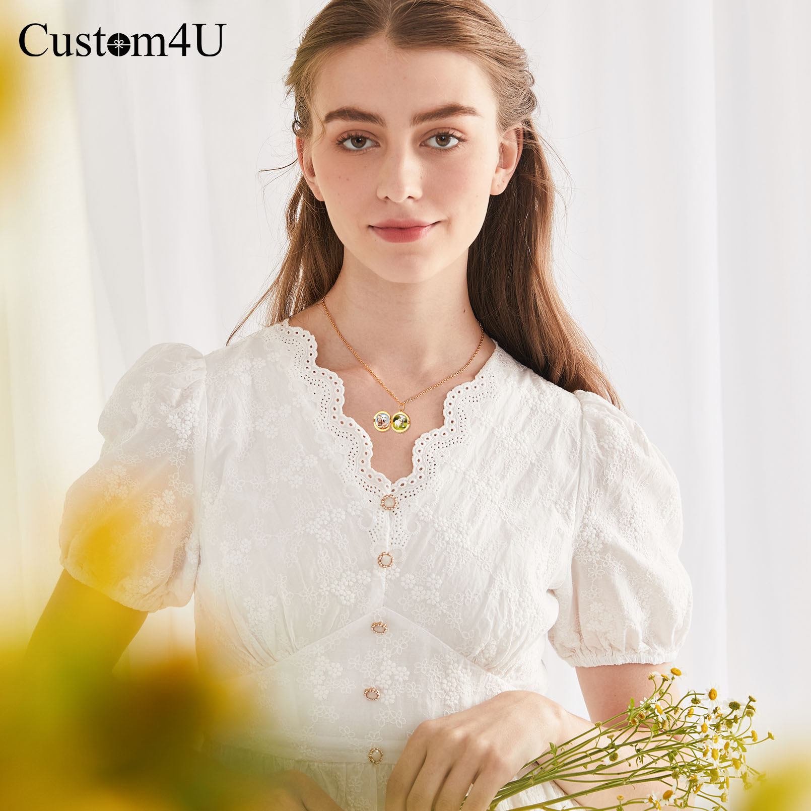 Personalized Photo Round Locket Pendant Necklace for Women Men model