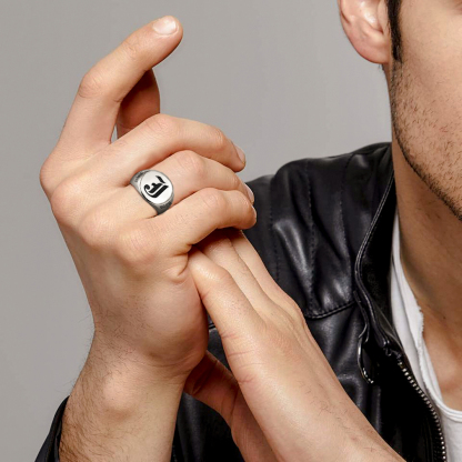 Custom Name Oval Signet Ring for Women Men model