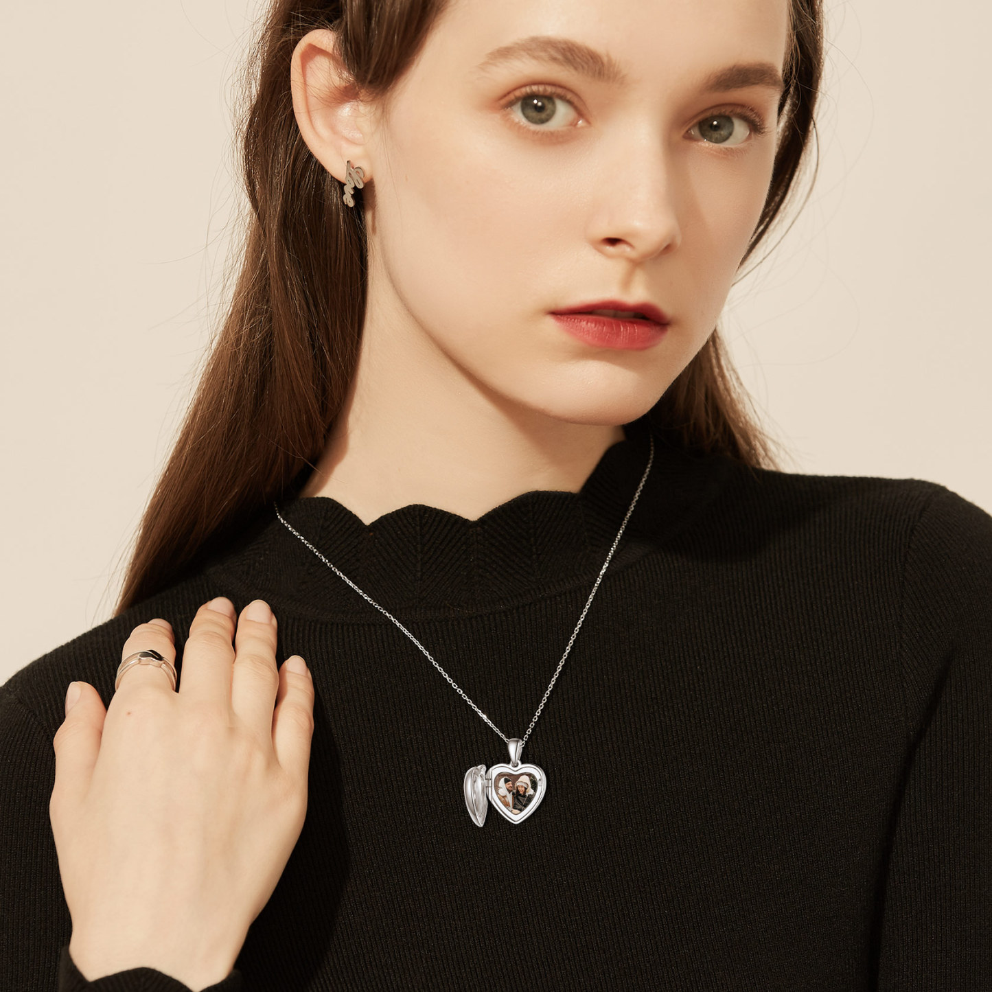 Personalized Birthstone Locket Photo Necklace model