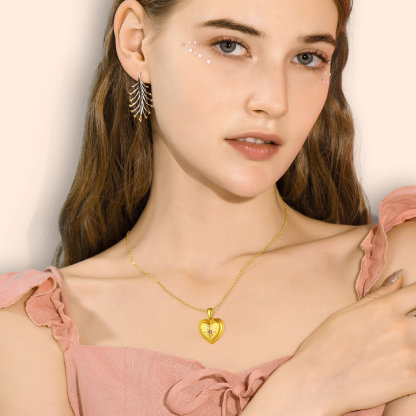 Personalized Birthstone Locket Photo Necklace for Women model gold