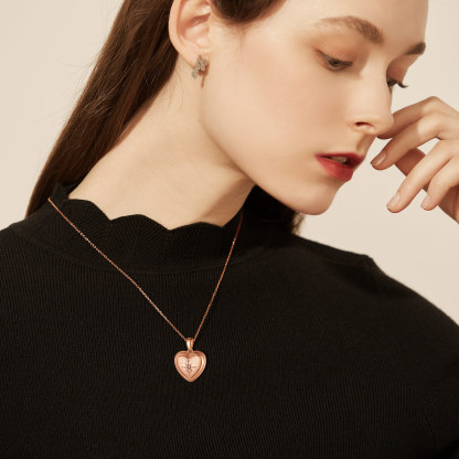 Personalized Birthstone Locket Photo Necklace for Women model rose gold