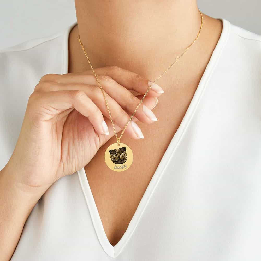 Custom4U Round Portrait Picture Necklace with Name