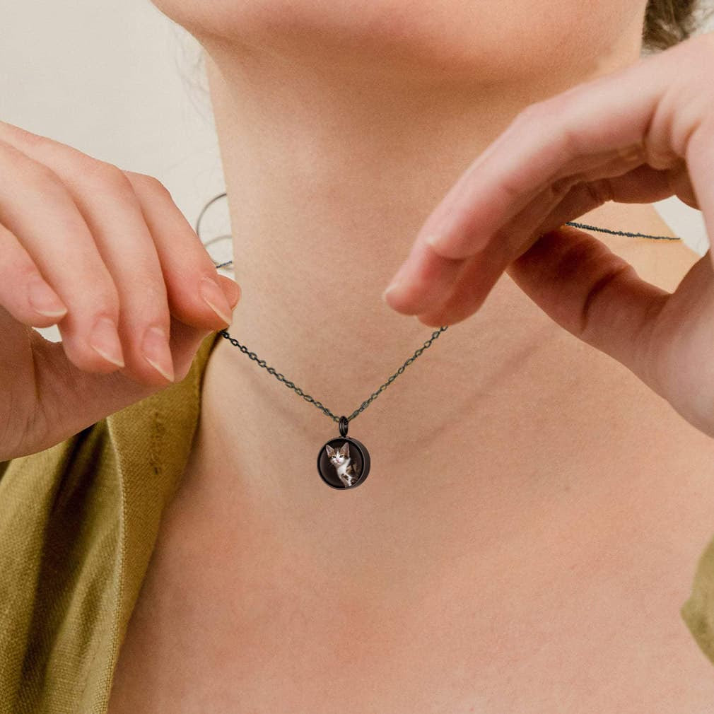 Custom4U Round Urn Necklace with Photo