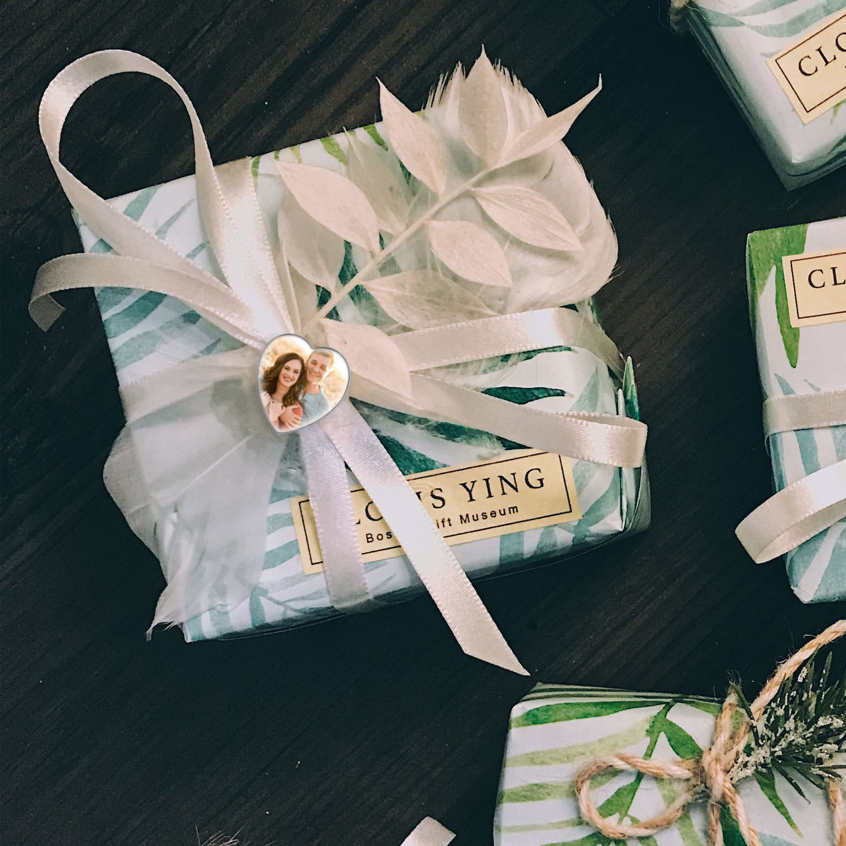 Custom Photo Brooches Wedding Charms Memorial Pins for Women Men 