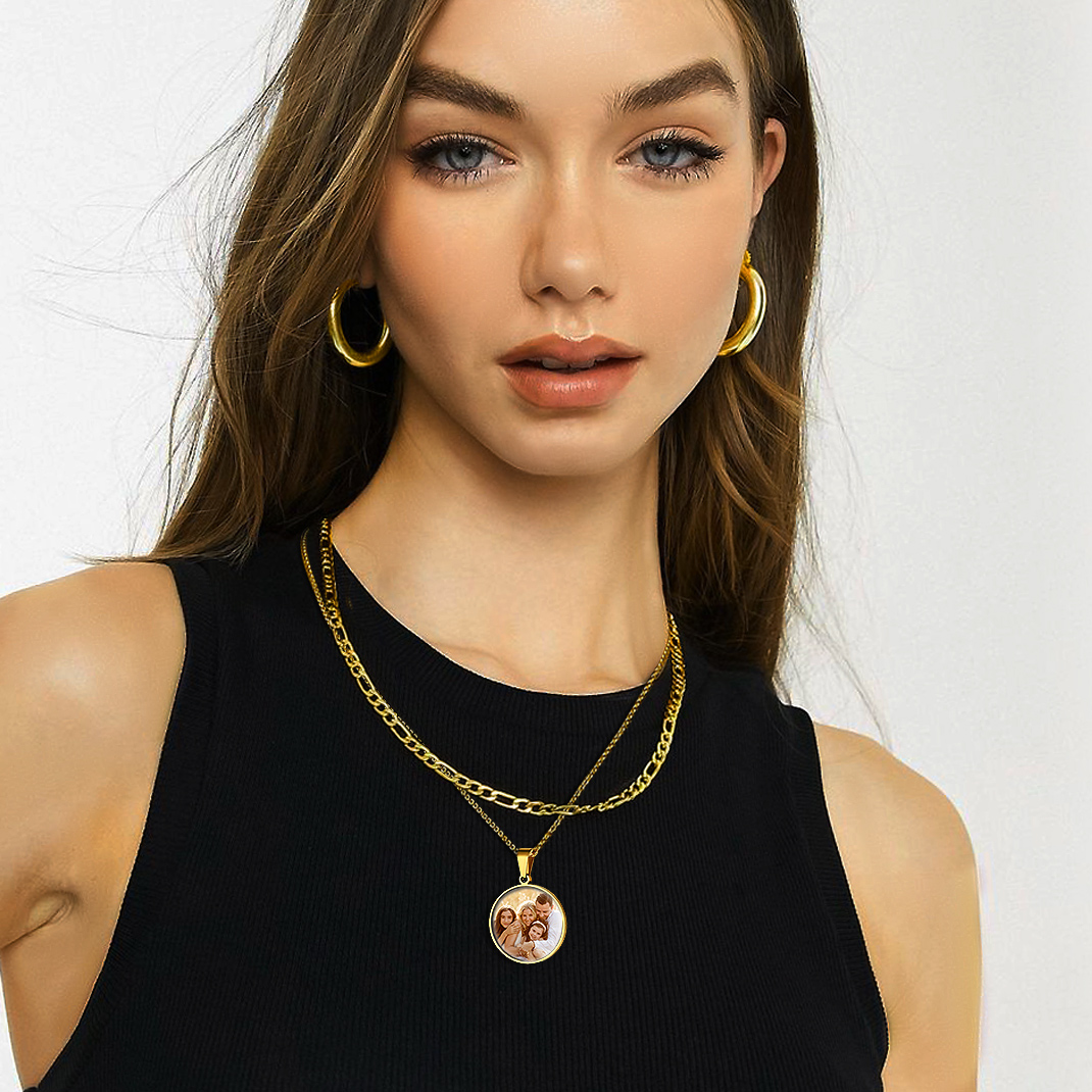 Personalized Photo Round Pendant Picture for Men Women model gold