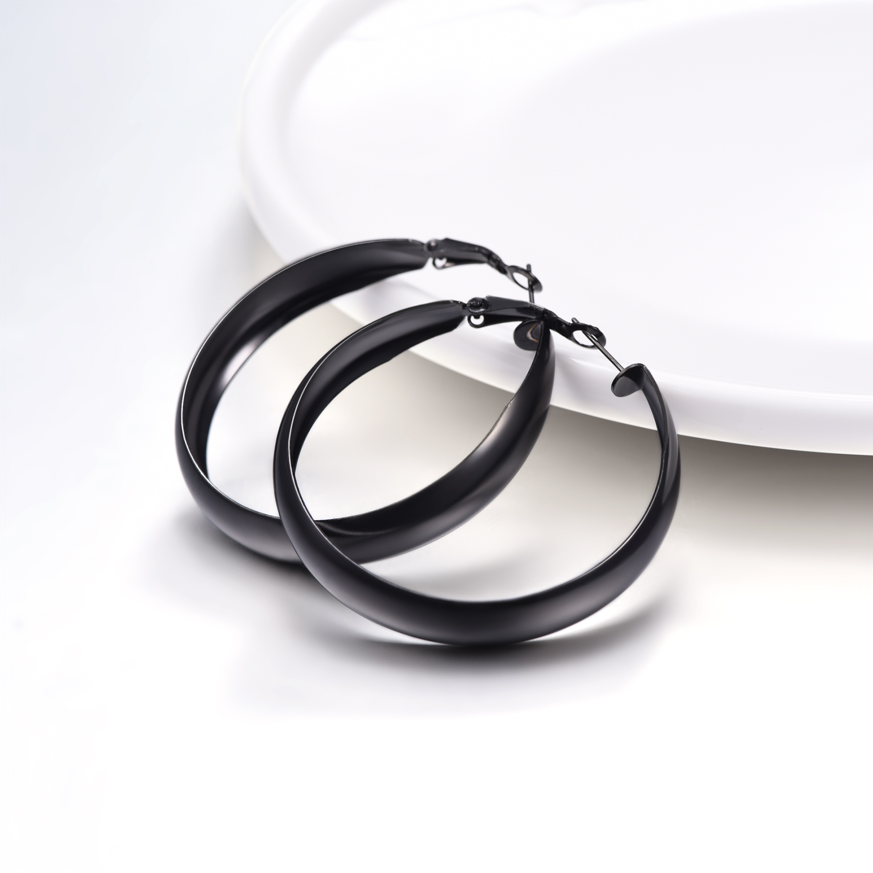 Chunky Hoop Earrings for Women Simple Polished Thick Ear Jewelry black detail