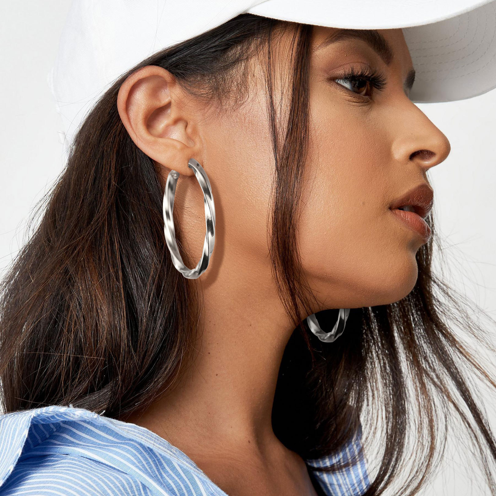 Stainless Steel Lightweight Hoop Earrings Fashion Jewelry For Women model