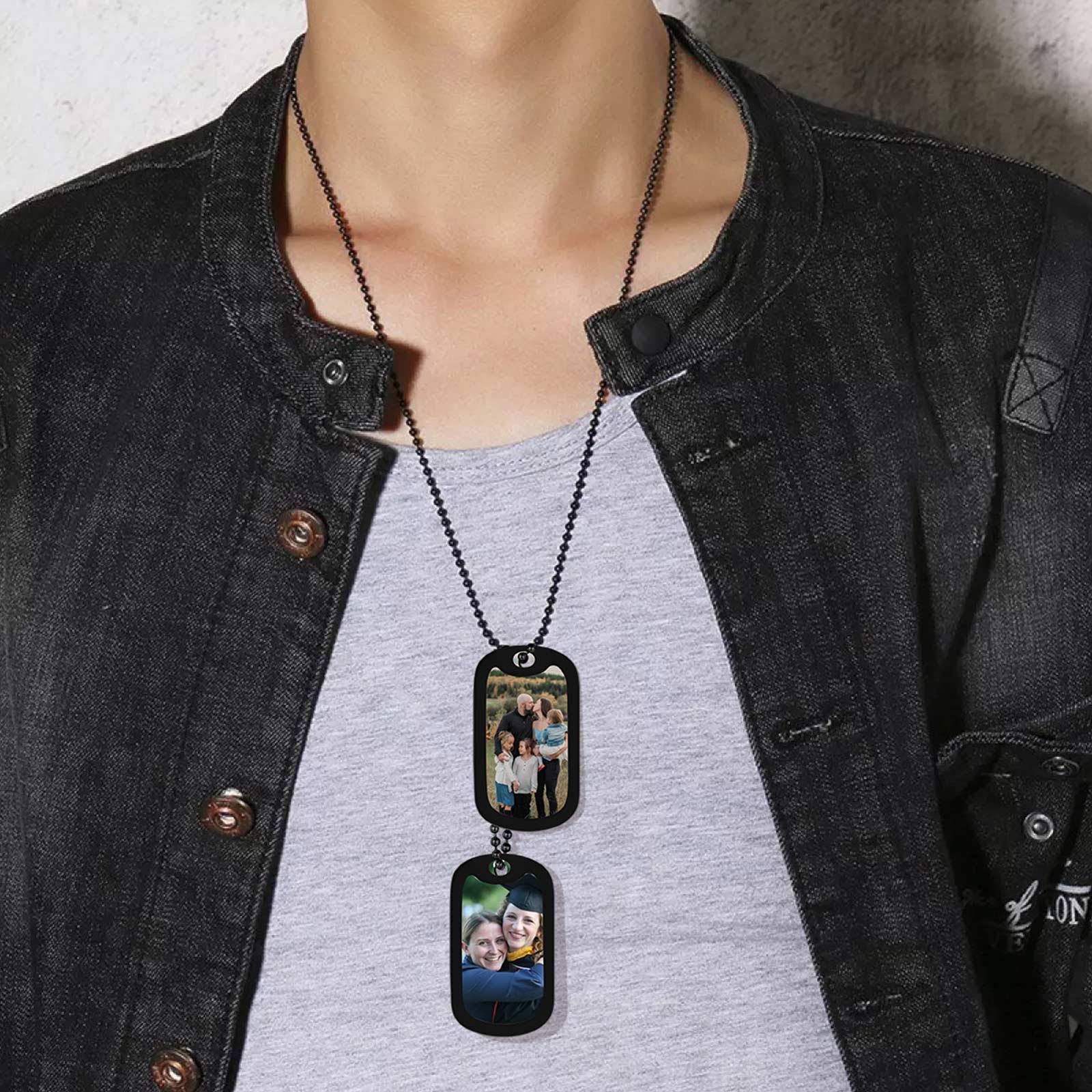 Custom Photo 2pcs Dog Tag Necklace for Men Women model