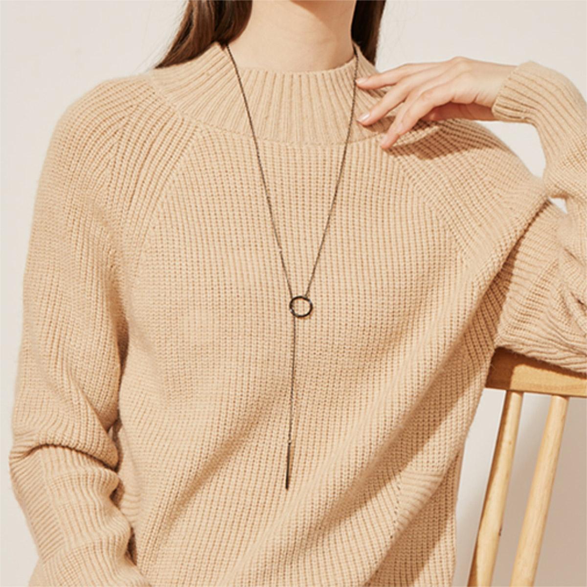 Custom Y-Shaped Bar Necklace with Engraving Model Gold