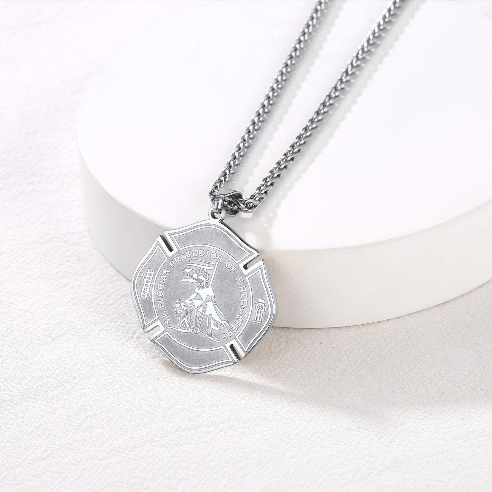 Engraved Medal Pendant Necklace silver