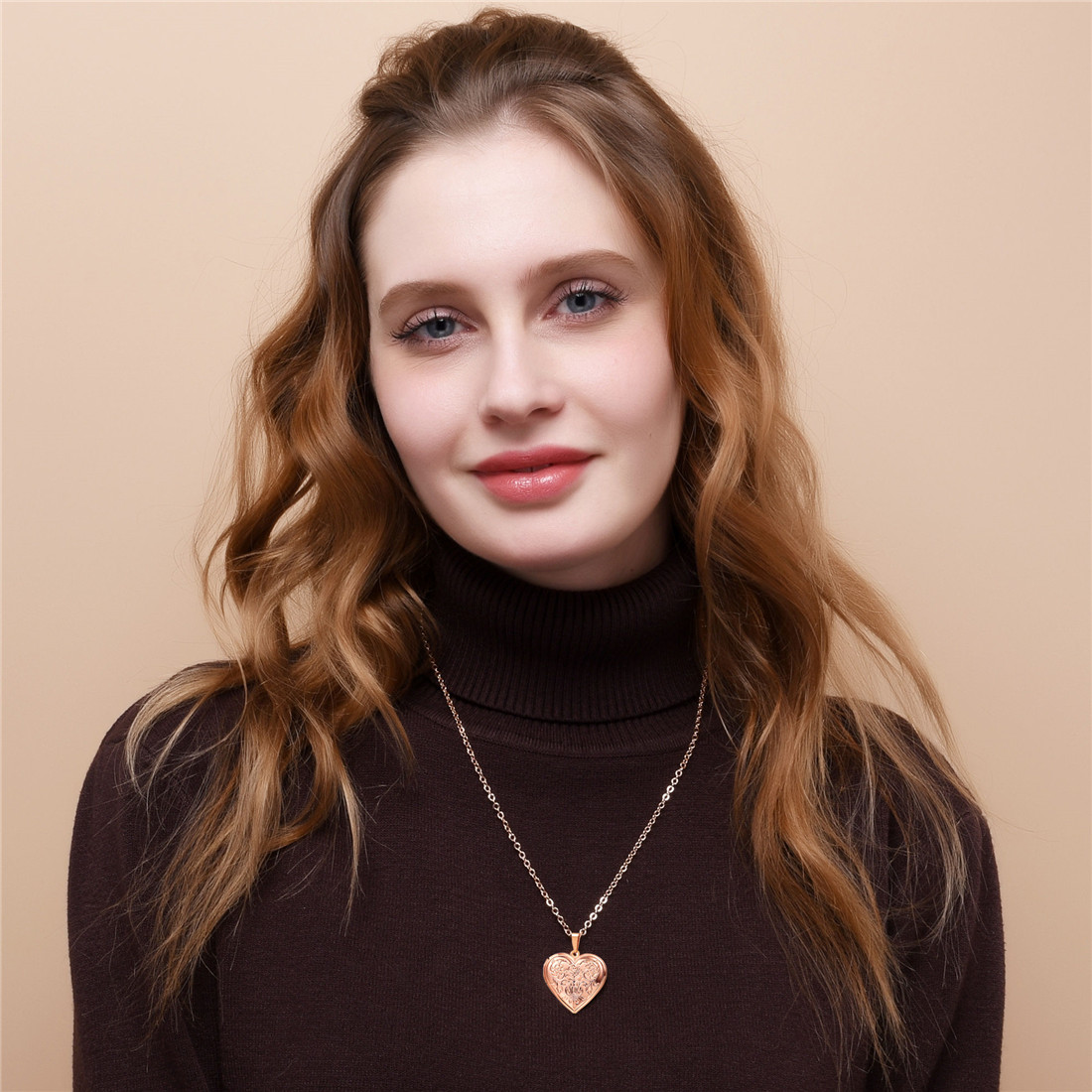 Customizable Heart Locket Necklace with Photo  Model Rose Gold