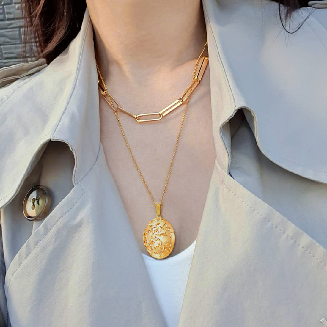 Custom Photo Locket Oval Pendant Necklace gold model