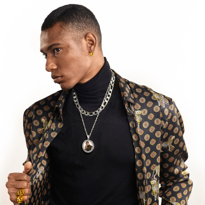 Custom Photo Round Necklace for Men Women model