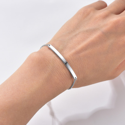 Custom Name Engraved Silver Bar Bracelet for Women model detail