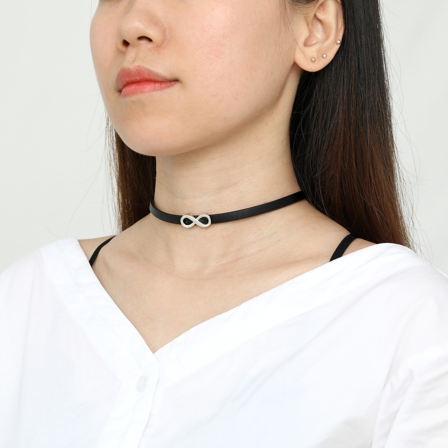 Personalized Engraved Name Choker Necklace for Women model