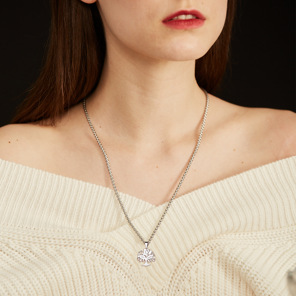 Personalized Tree of Life Pendant Necklace femme with Engraved Names