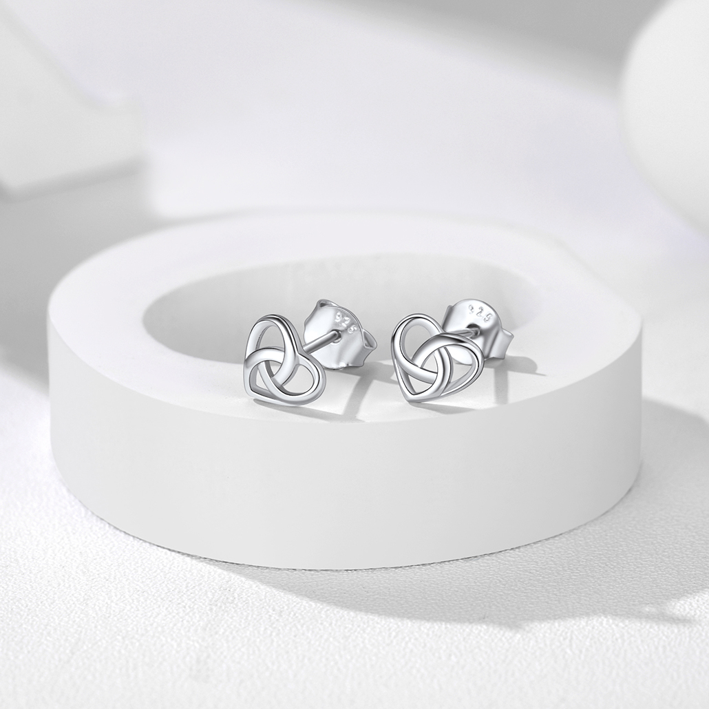 Celtic Knot 925 Sterling Silver Heart  Stud Earrings For Women DETAIL