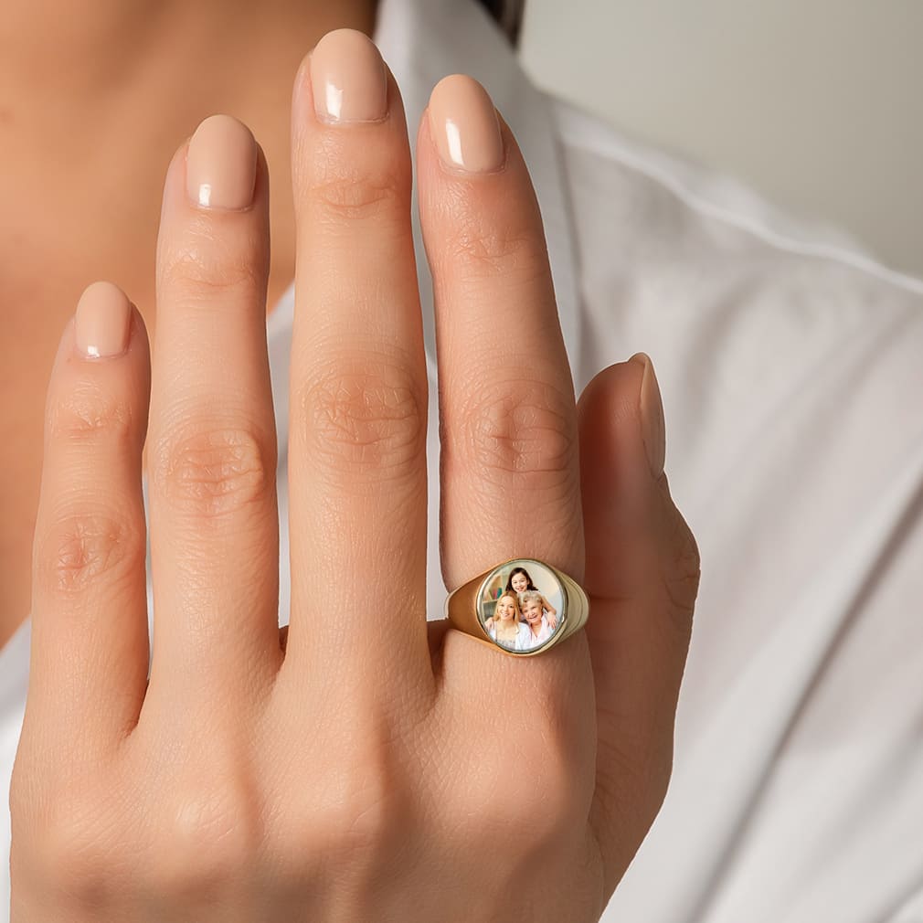 Custom Picture Round Engraved Signet Ring 