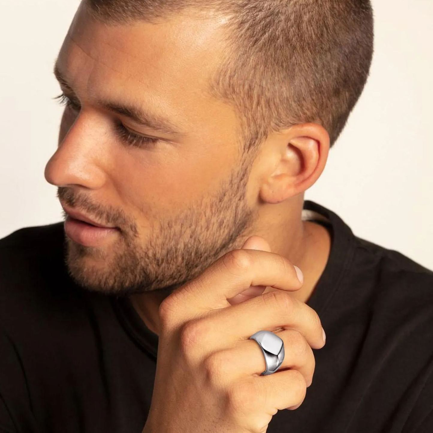 signet ring men model 