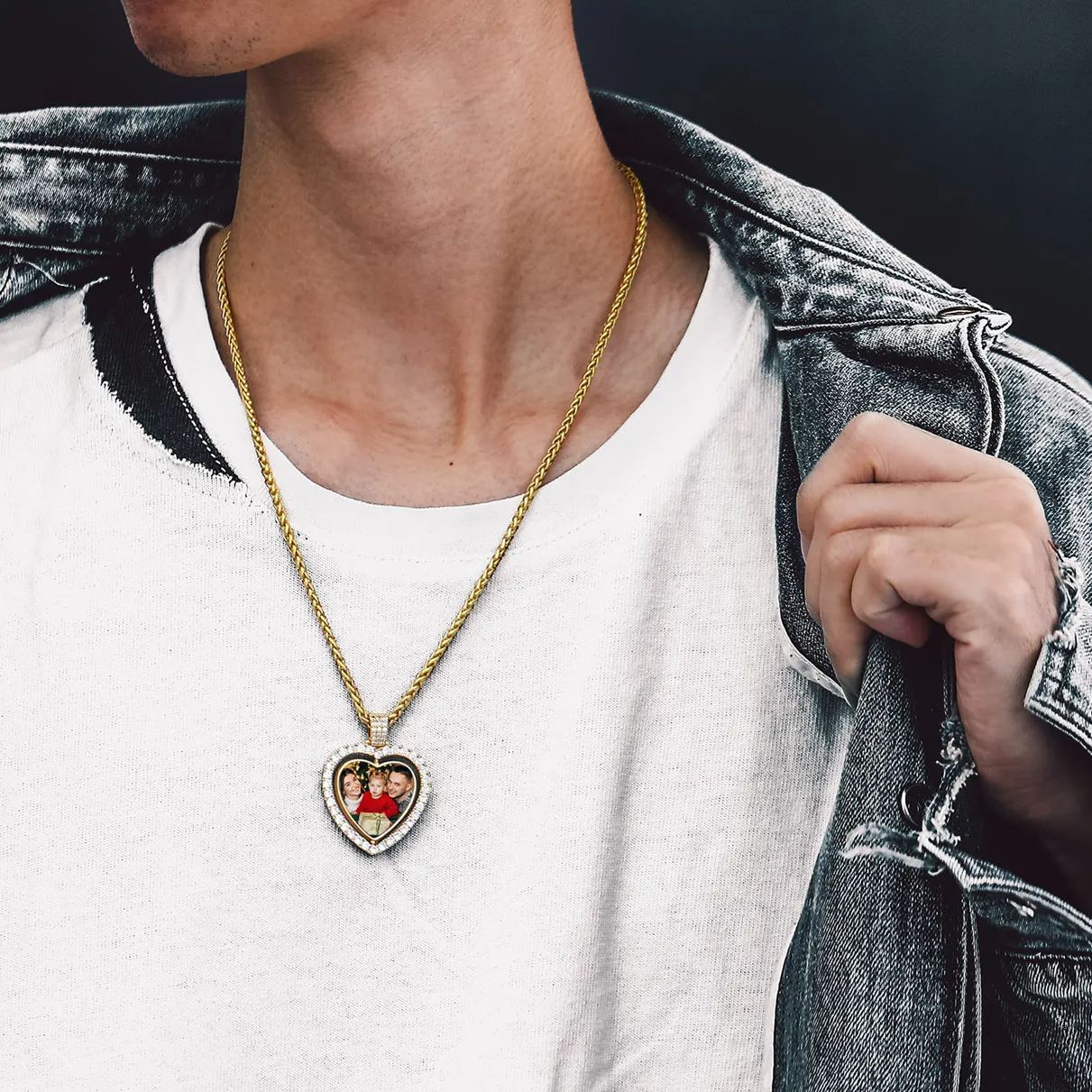 Personalized Photo Pendant Necklace for Men Women model