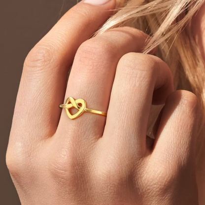 women wearing 925 Sterling Silver Heart Love Knot Promise Ring 
