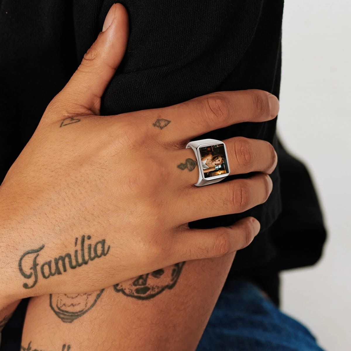 picture signet ring for men