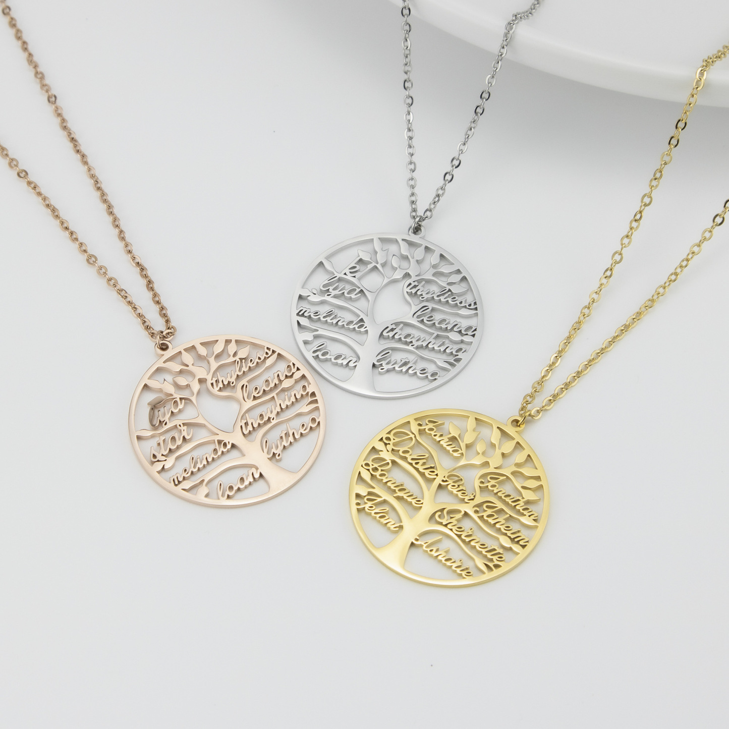 Personalized Family Tree of Life Pendant Necklace with 1-9 Names - To My Mom/Grandma Family Tree Necklace