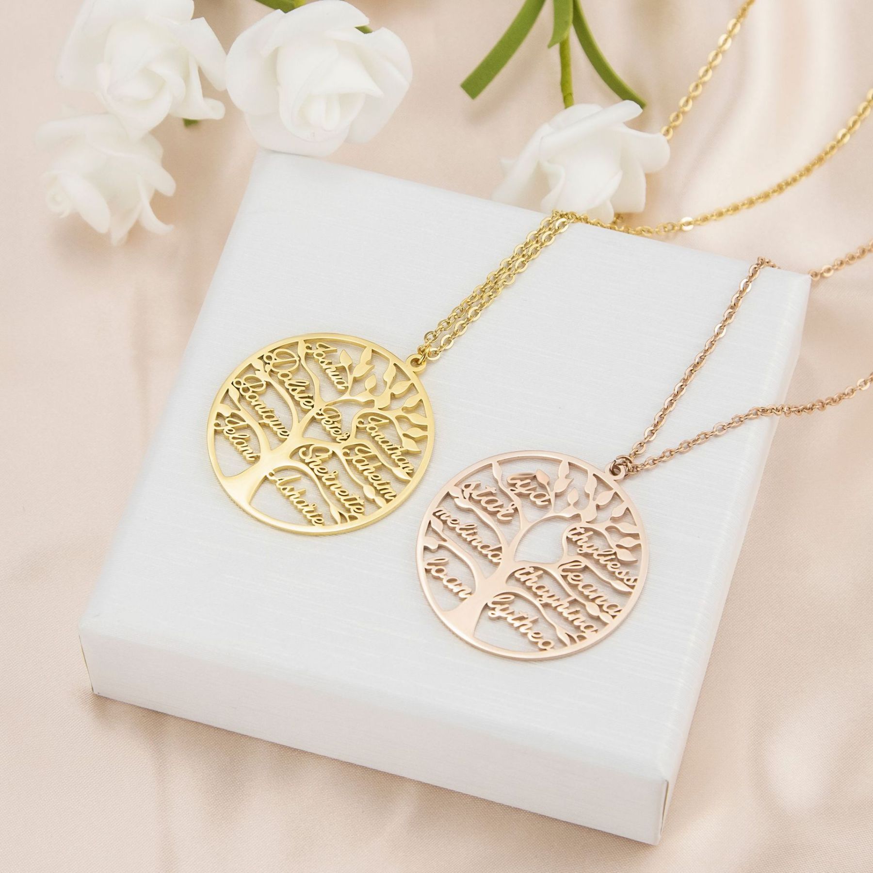 Personalized Family Tree of Life Pendant Necklace with 1-9 Names - To My Mom/Grandma Family Tree Necklace