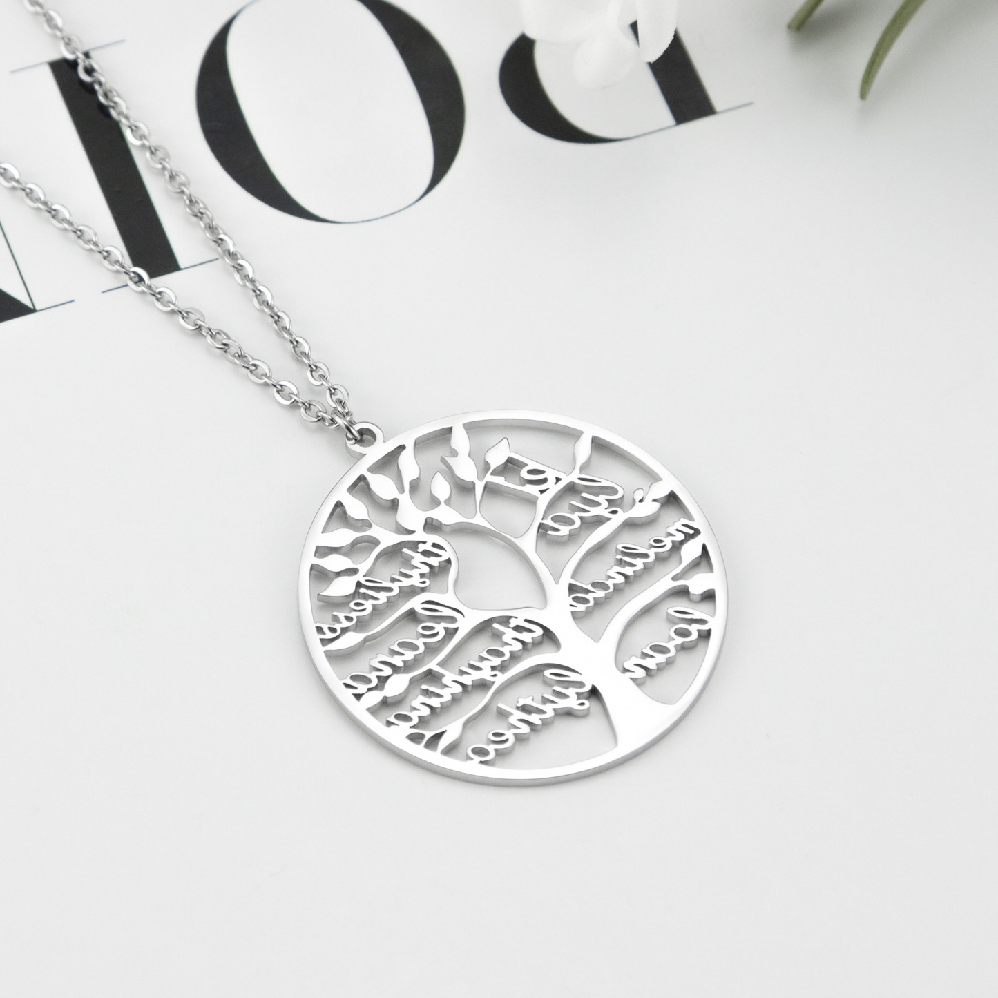 Personalized Family Tree of Life Pendant Necklace with 1-9 Names - To My Mom/Grandma Family Tree Necklace