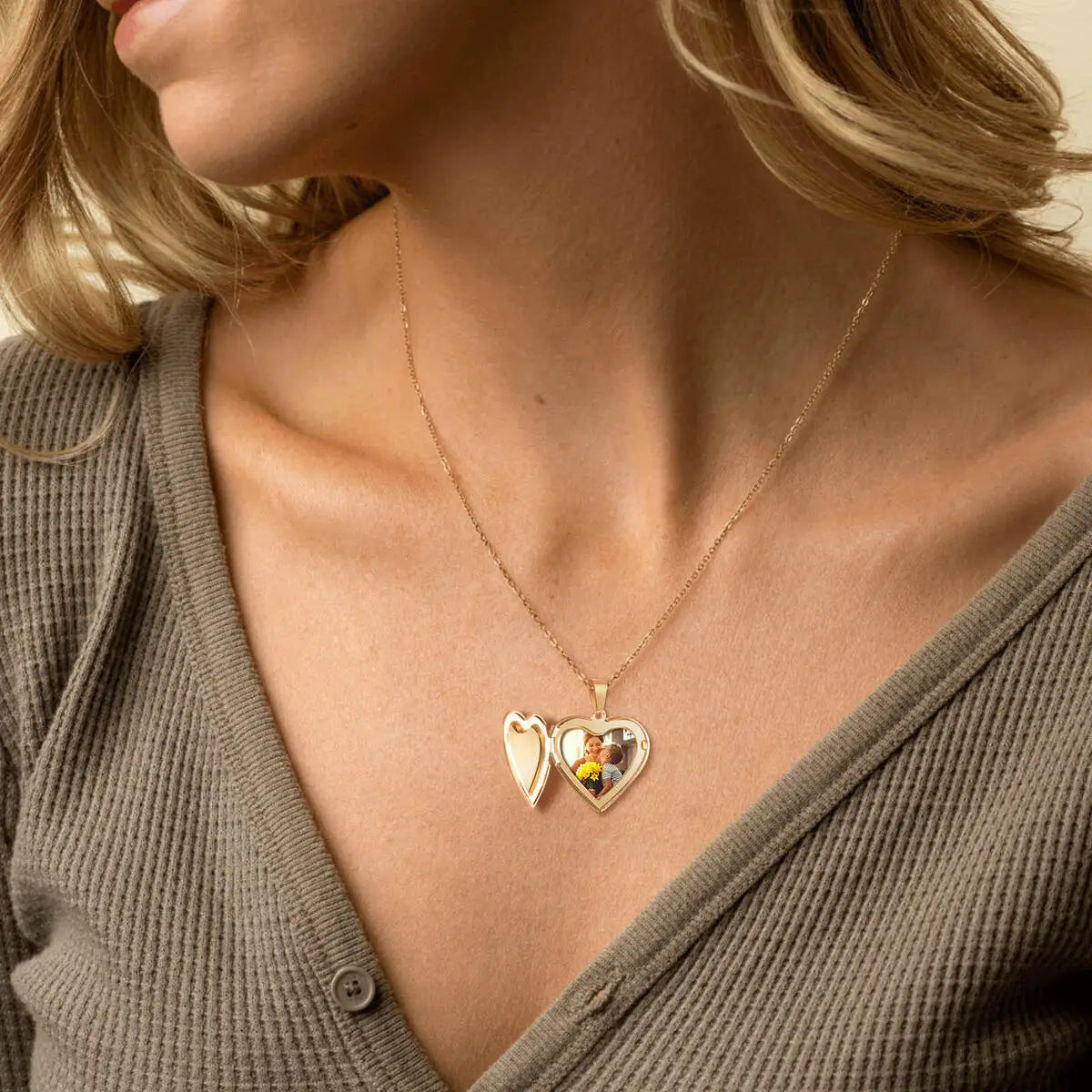Personalized Heart Photo Necklace Key Ring with Engraved Text Birthday Anniversary Gift for Women