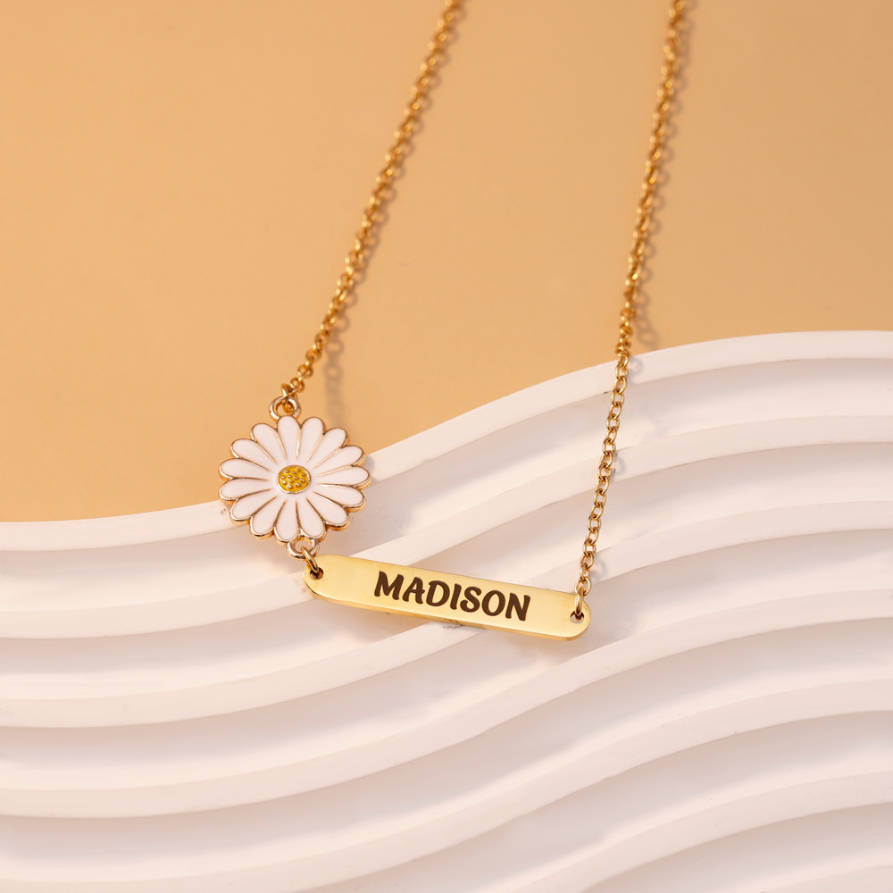 Custom Daisy Flower Name Necklace for Women