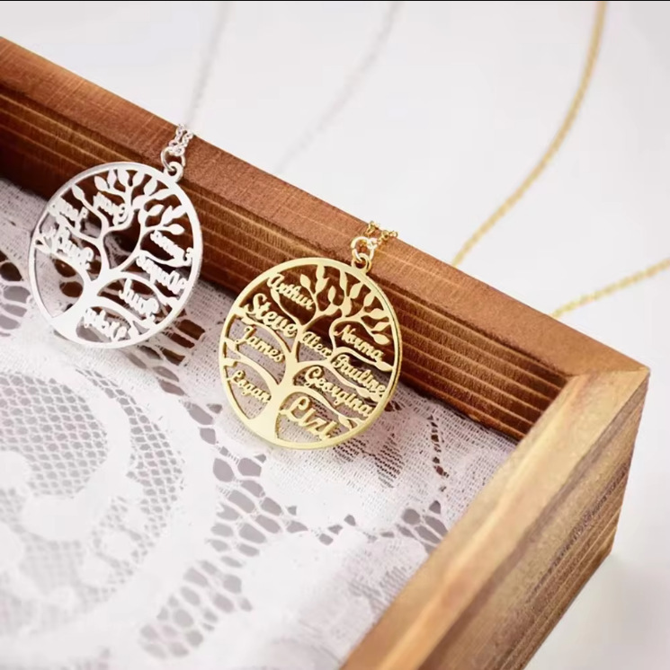 Personalized Family Tree of Life Pendant Necklace with 1-9 Names - To My Mom/Grandma Family Tree Necklace