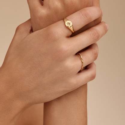 Stella Signet Ring