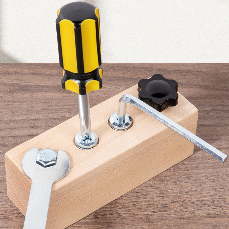 Ξύλινο παιχνίδι Montessori με κατσαβίδι