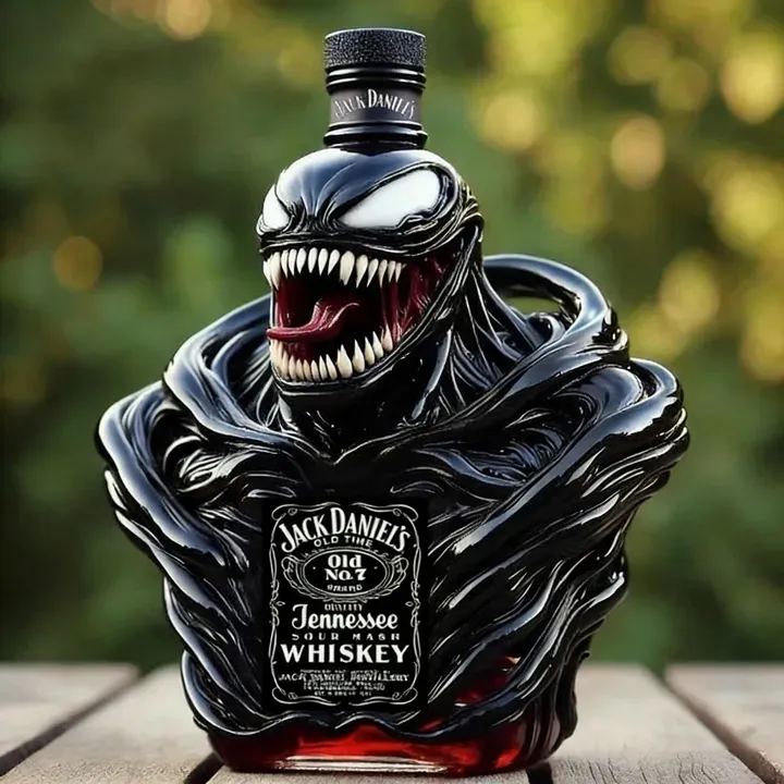 🕷️ Venom Symbiote Sculpted Liquor Bottle