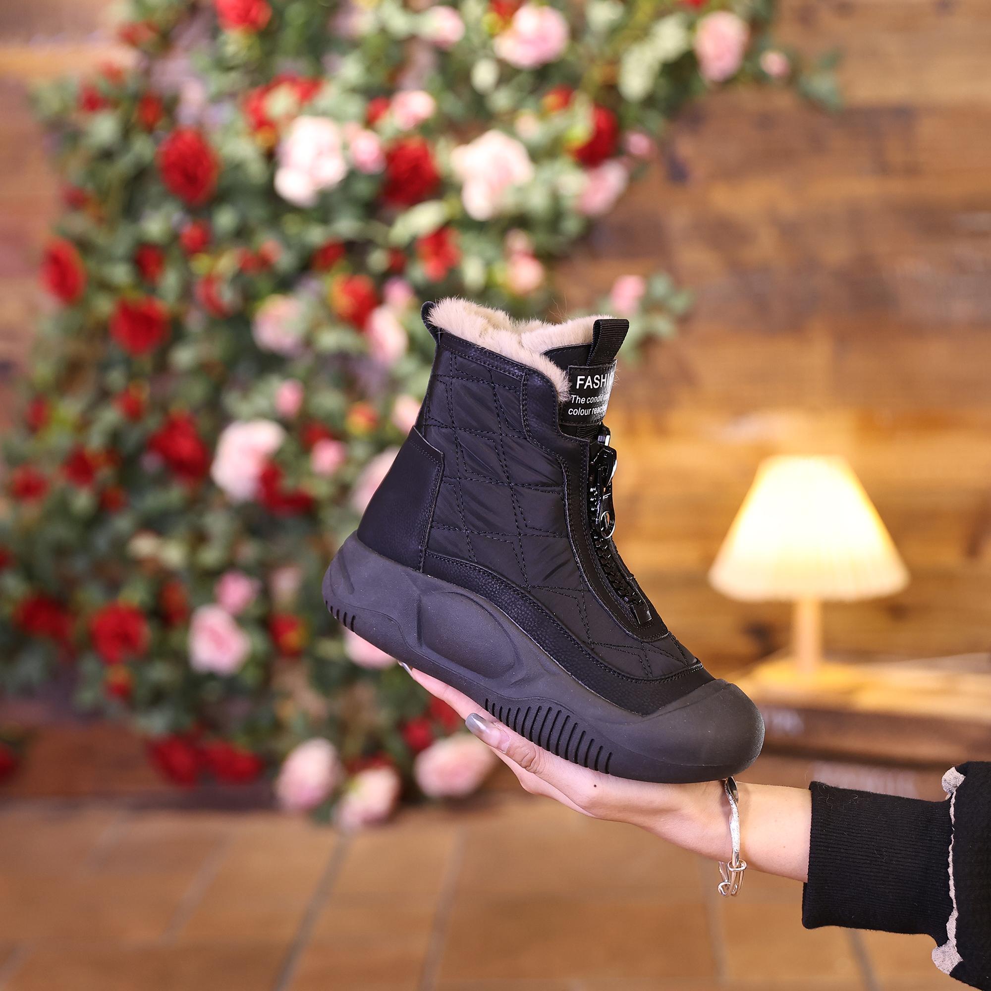 Gepolsterte Stiefel aus verdicktem Leder