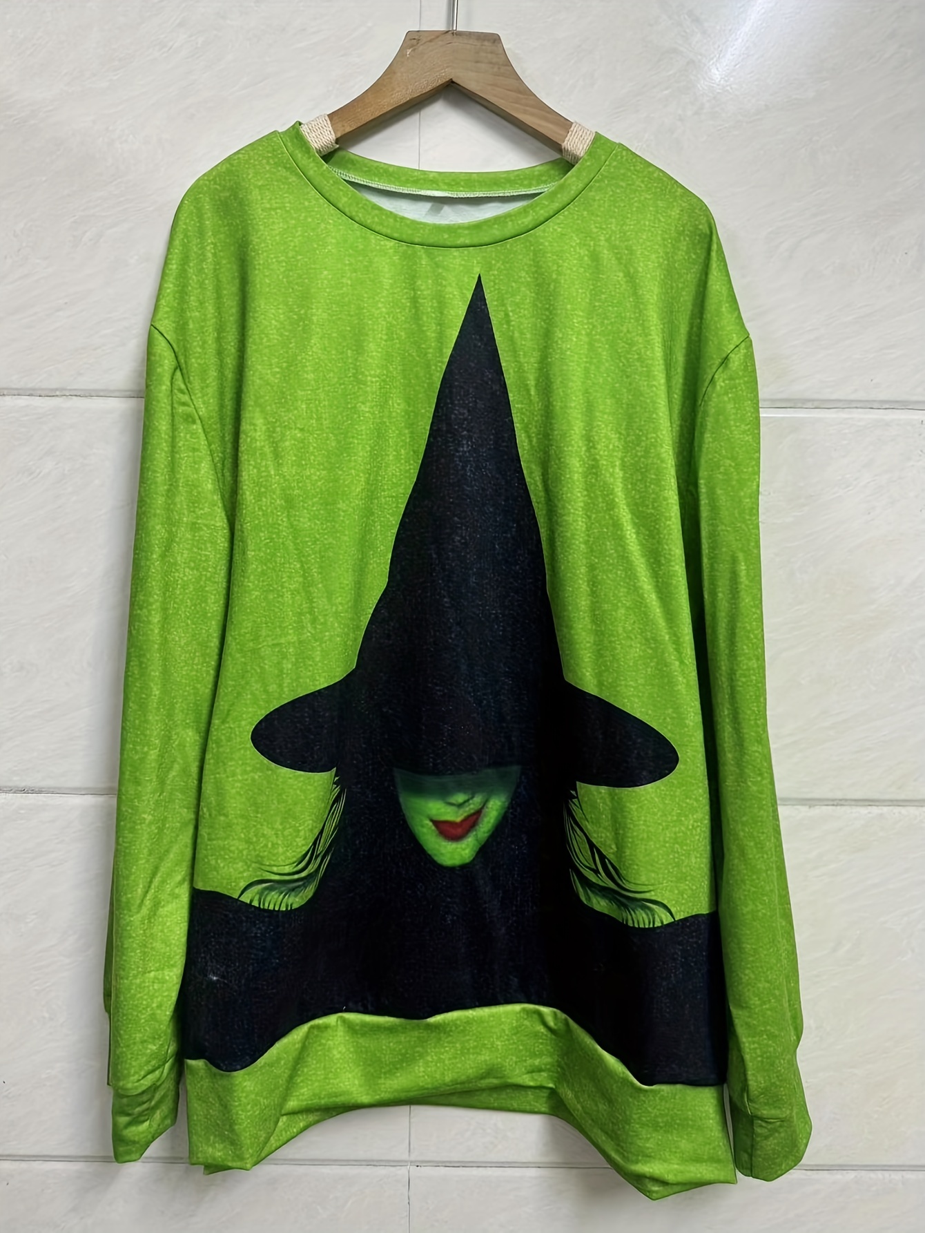 Stylish Graphic Print Sweatshirt