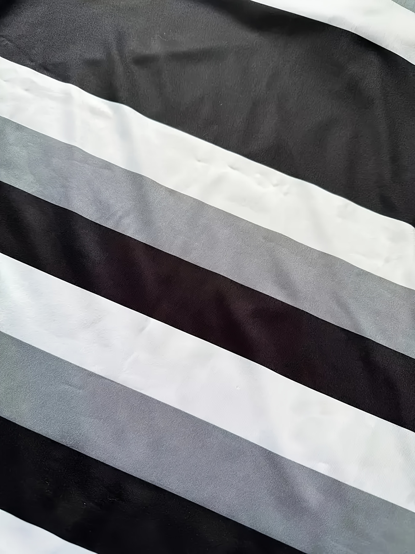 Plus Size Women'S Sports Two Piece Set, Short Sleeve Crew Neck Striped Top And Sports Pocket Shorts Set