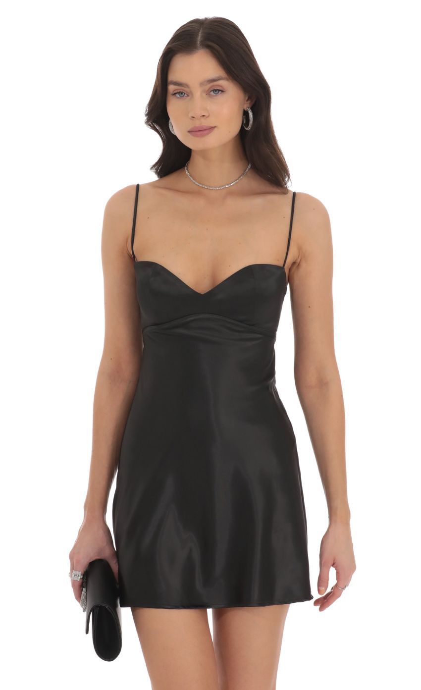 Satin Sweetheart Neck Dress in Black-Sunny Prom. All rights reserved.