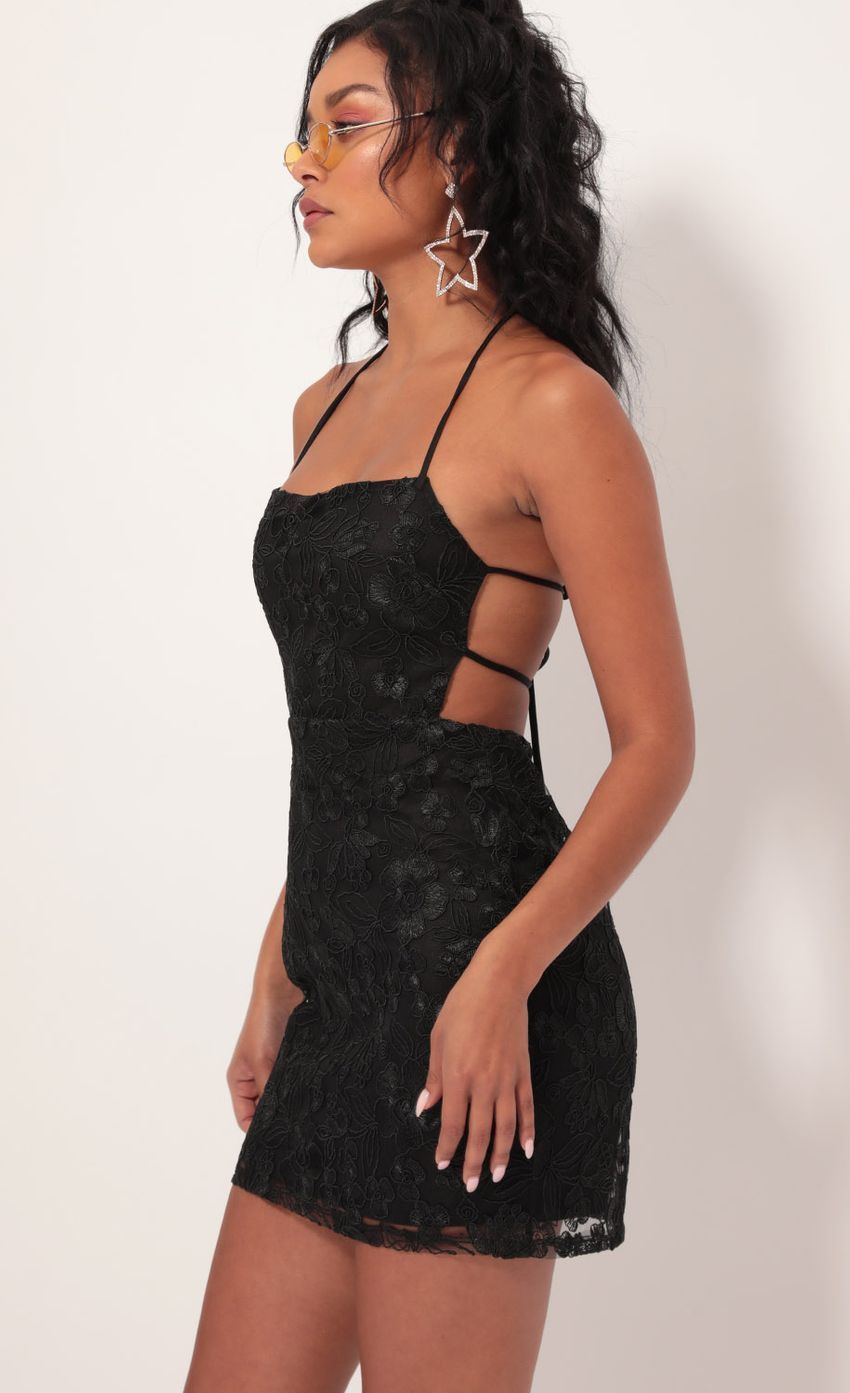 Sparkly Embroidered Lace Dress in Black-Sunny Prom. All rights reserved.