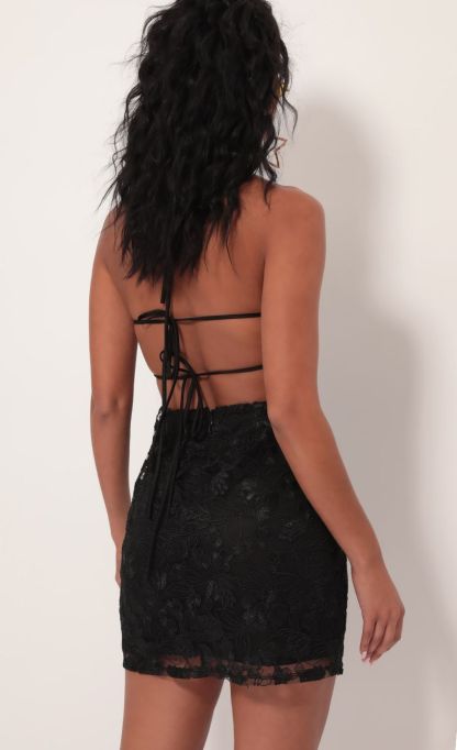 Sparkly Embroidered Lace Dress in Black-Sunny Prom. All rights reserved.