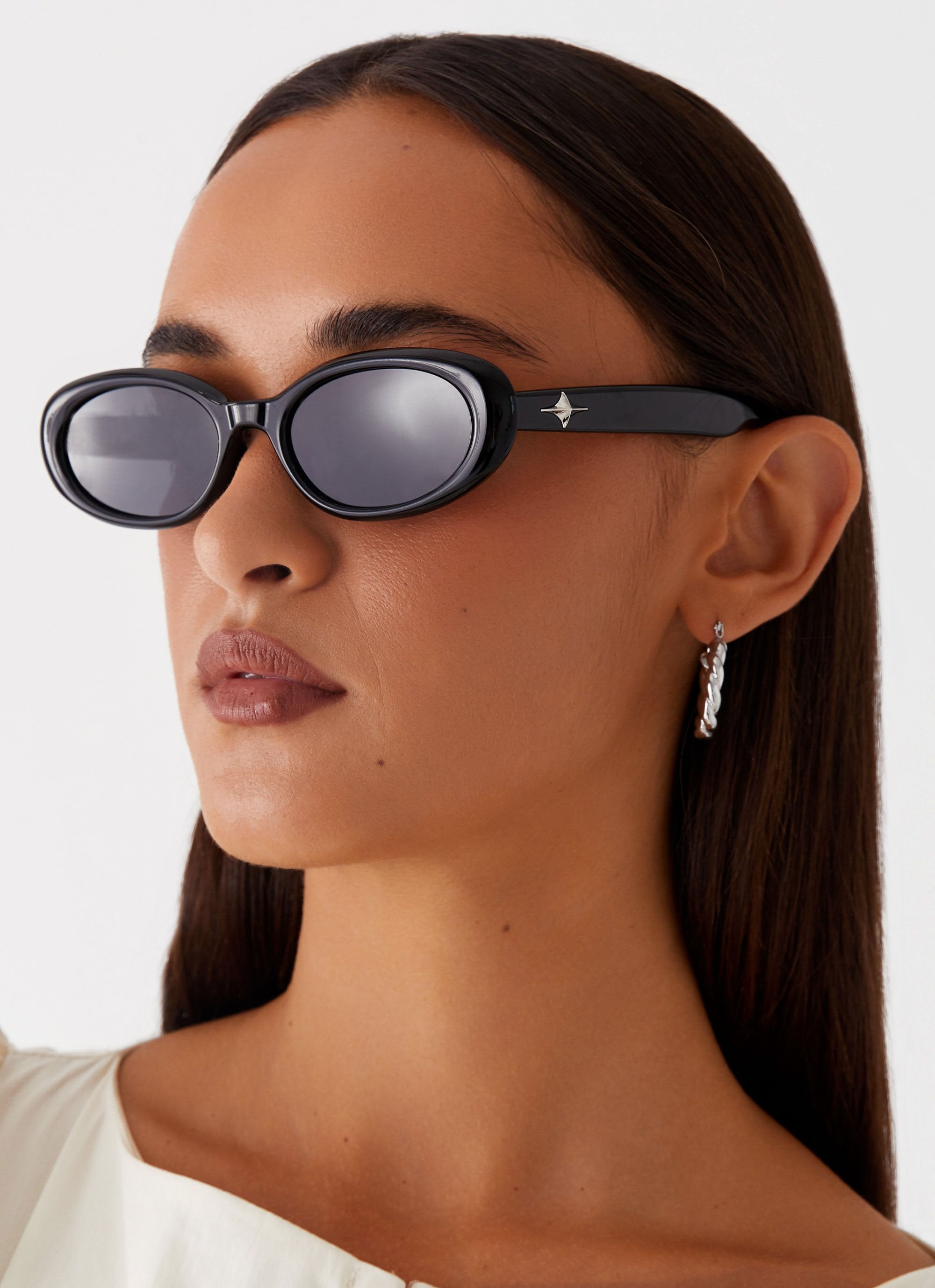 Fallon Sunglasses - Black-Sunny Prom. All rights reserved.