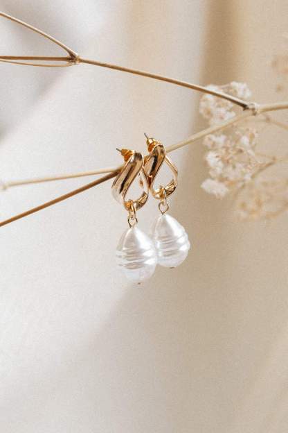 Medella Earrings - Pearl-Sunny Prom