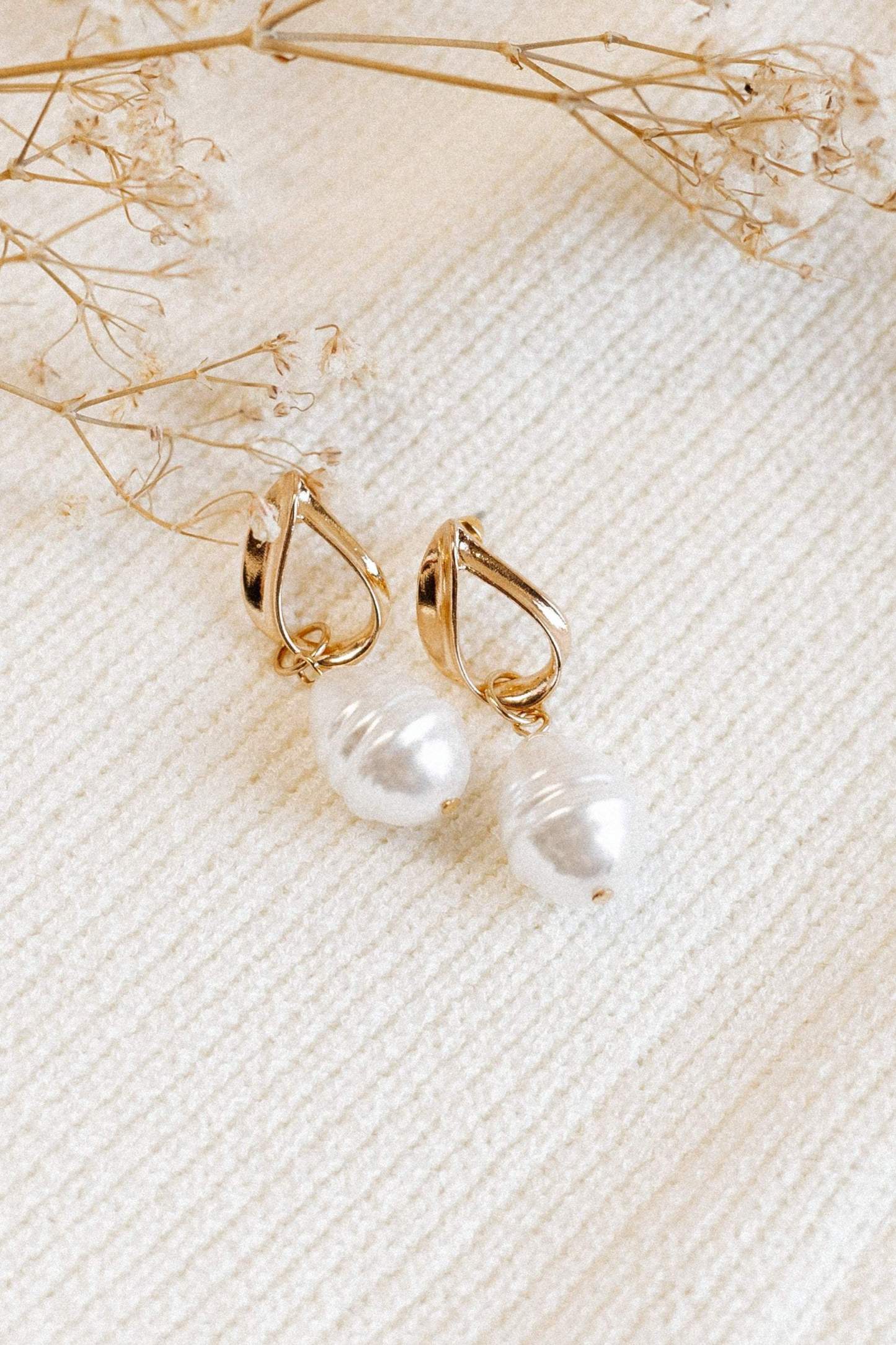Medella Earrings - Pearl-Sunny Prom