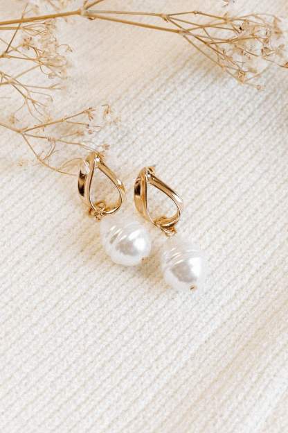 Medella Earrings - Pearl-Sunny Prom
