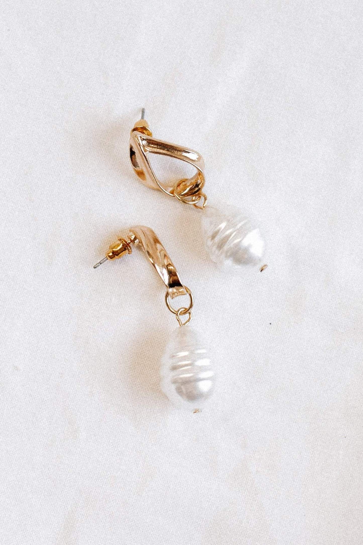 Medella Earrings - Pearl-Sunny Prom
