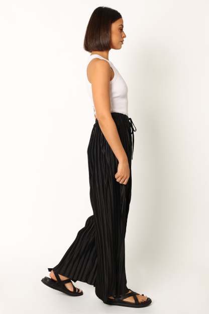 Sasha Pleated Pants - Black-Sunny Prom
