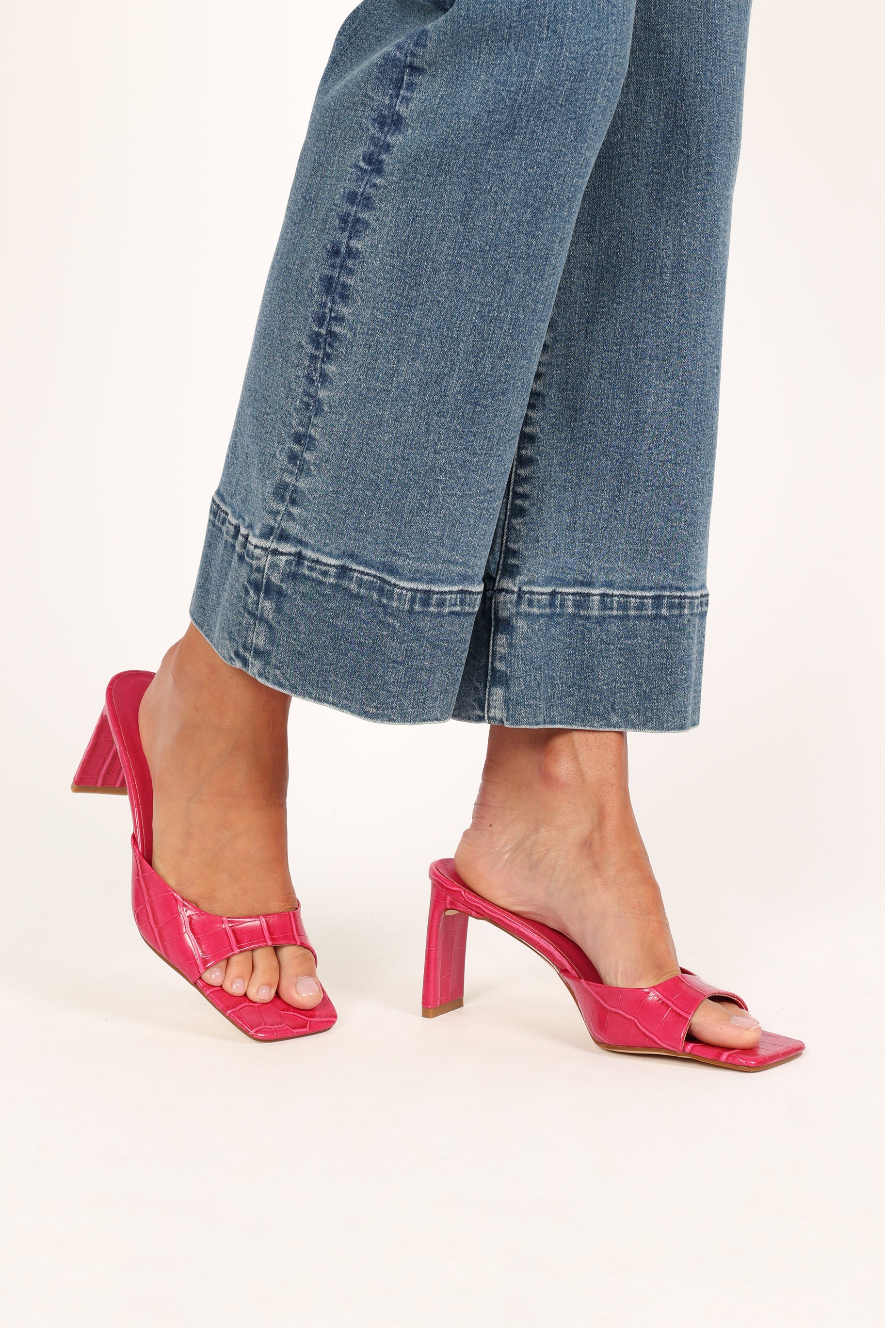 Kinlee Mid Heel Mule - Wild Berry Croc-Sunny Prom